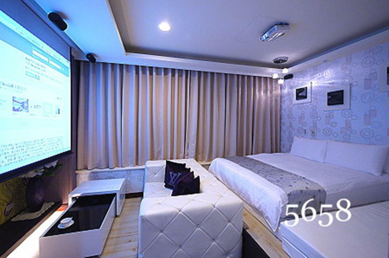 Appartamento Kaohsiung 85 Building Sam'S House Esterno foto